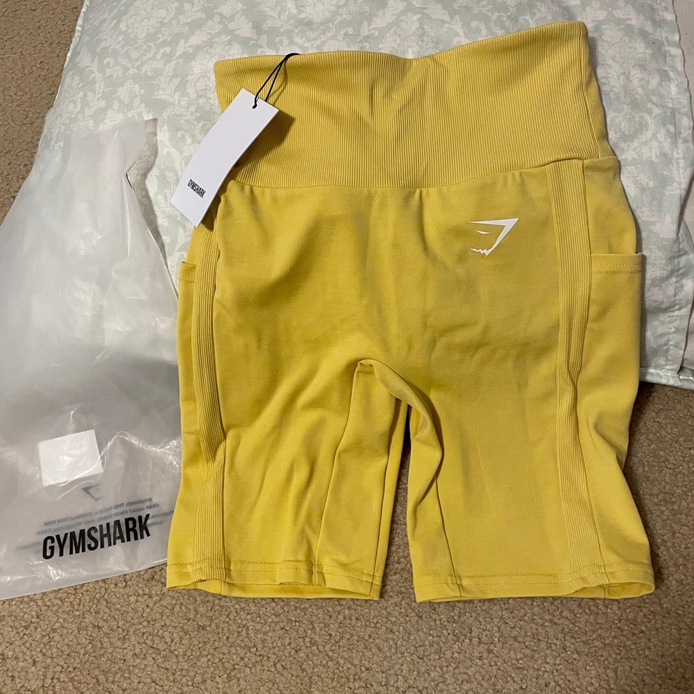 New with tags Gymshark Sol Lift Shorts small
